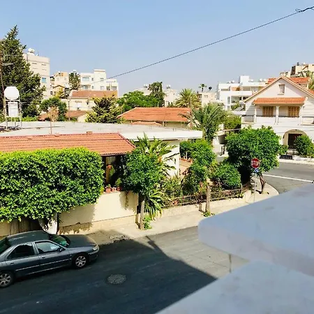 Cozy & Quiet Apt Near Down Town And The Beach Lägenhet Larnaca