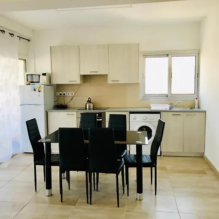 Lägenhet Cozy & Quiet Apt Near Down Town And The Beach *